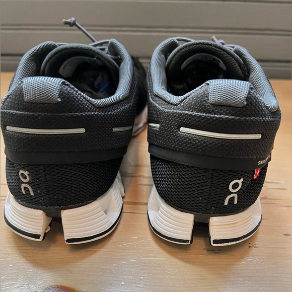 On Running Cloud Low Top Women's Sneakers Shoes Size 8.5 - Picture 6 of 10